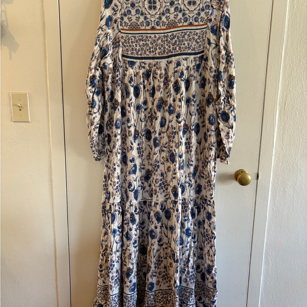 Carly Jean Floral Blue and White Women's Dress - Picture 2 of 5